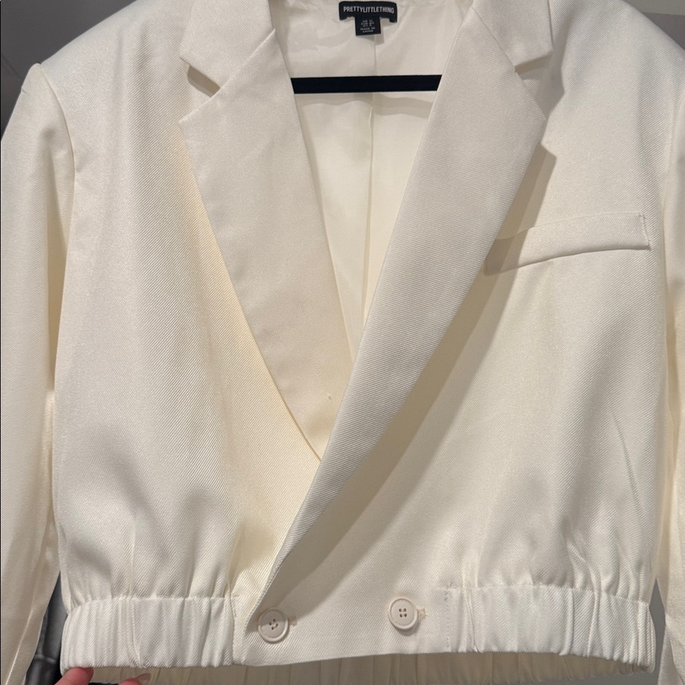 Cream Cropped Blazer - Picture 2 of 3